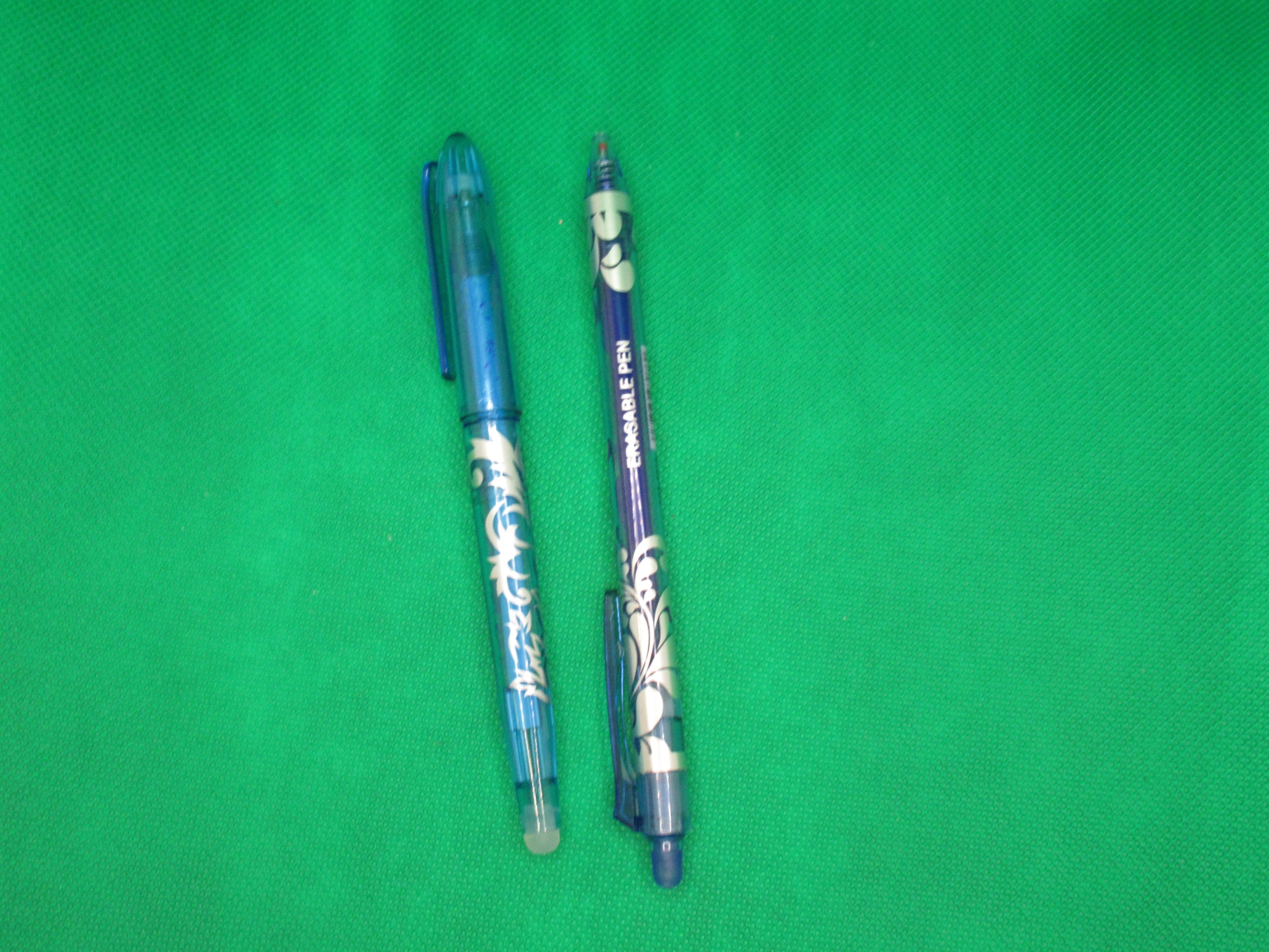 side by side comparison of pen from set 1 and pen from set 2