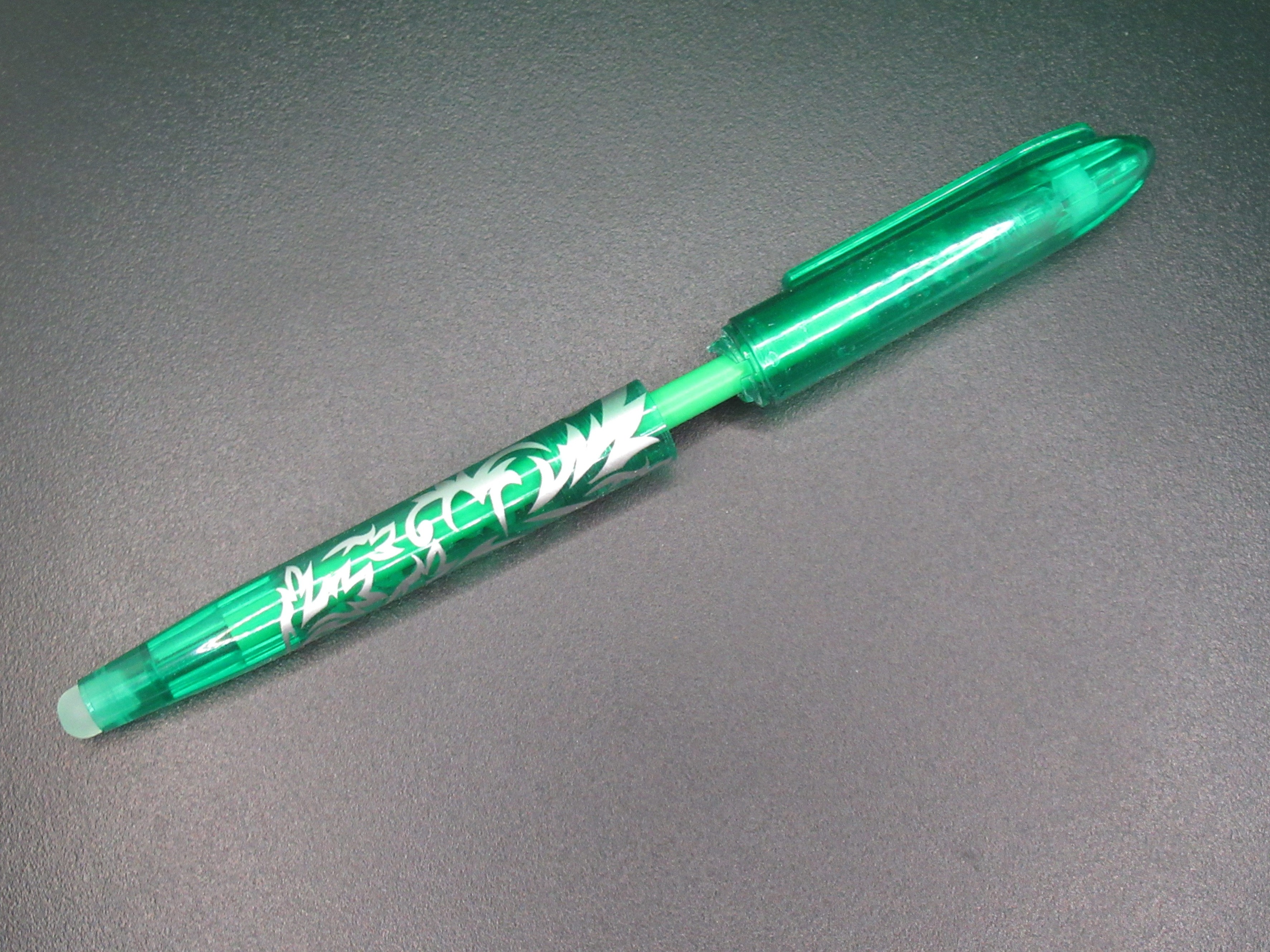 broken pen from 8-pen erasable pen set from Temu