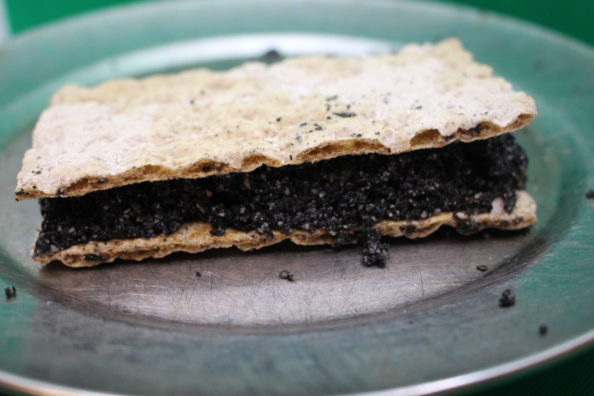 black sesame paste crispbread sandwich
