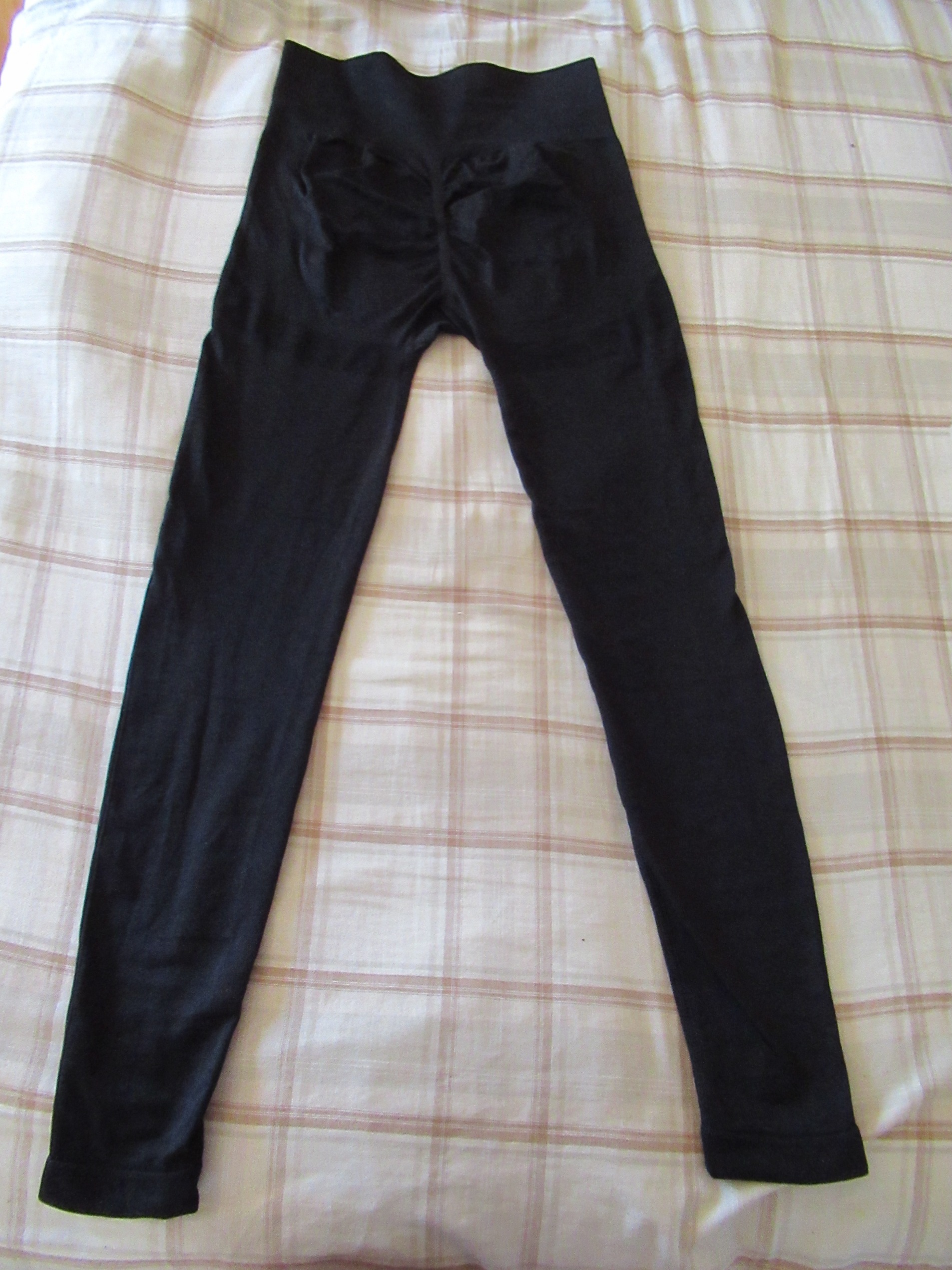 peach lift butt-lifting leggings -- black, back view; peach-lift butt-lifter alone
