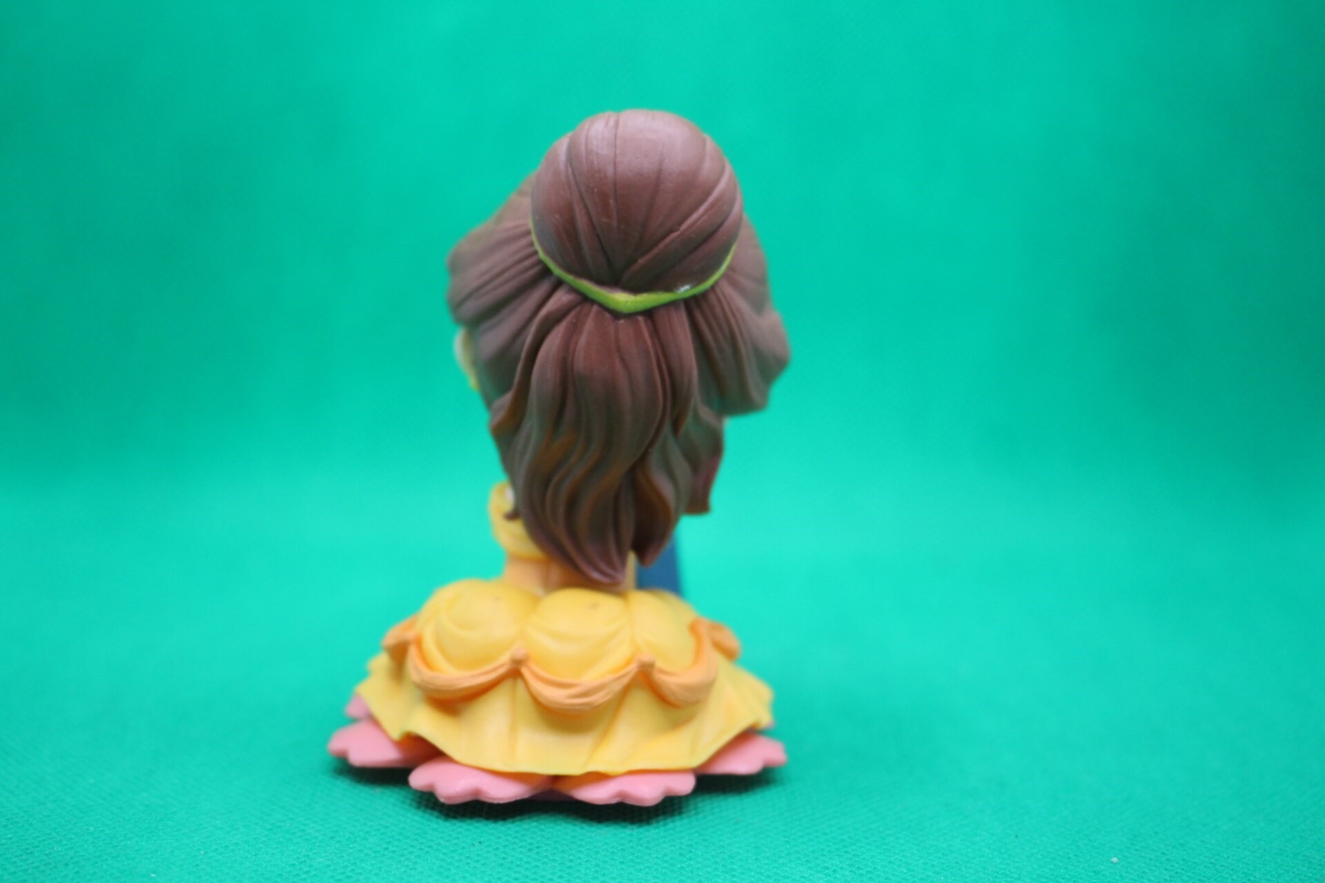 Belle figurine back view